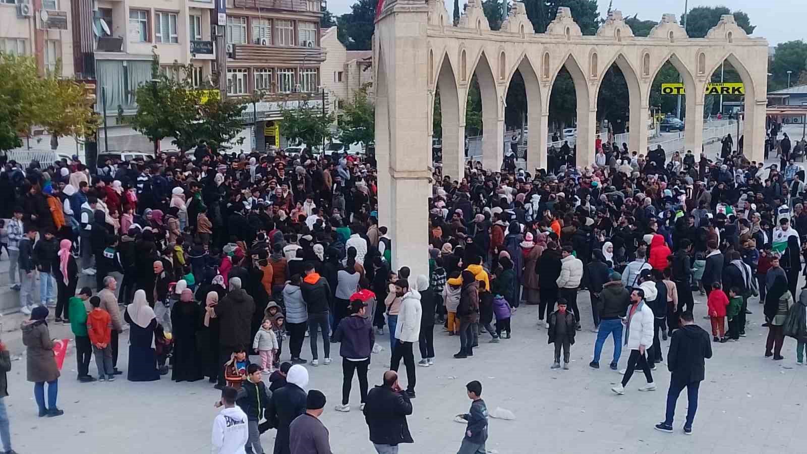 Şanlıurfa’da Esad Rejiminin Çöküşü Kutlanıyor