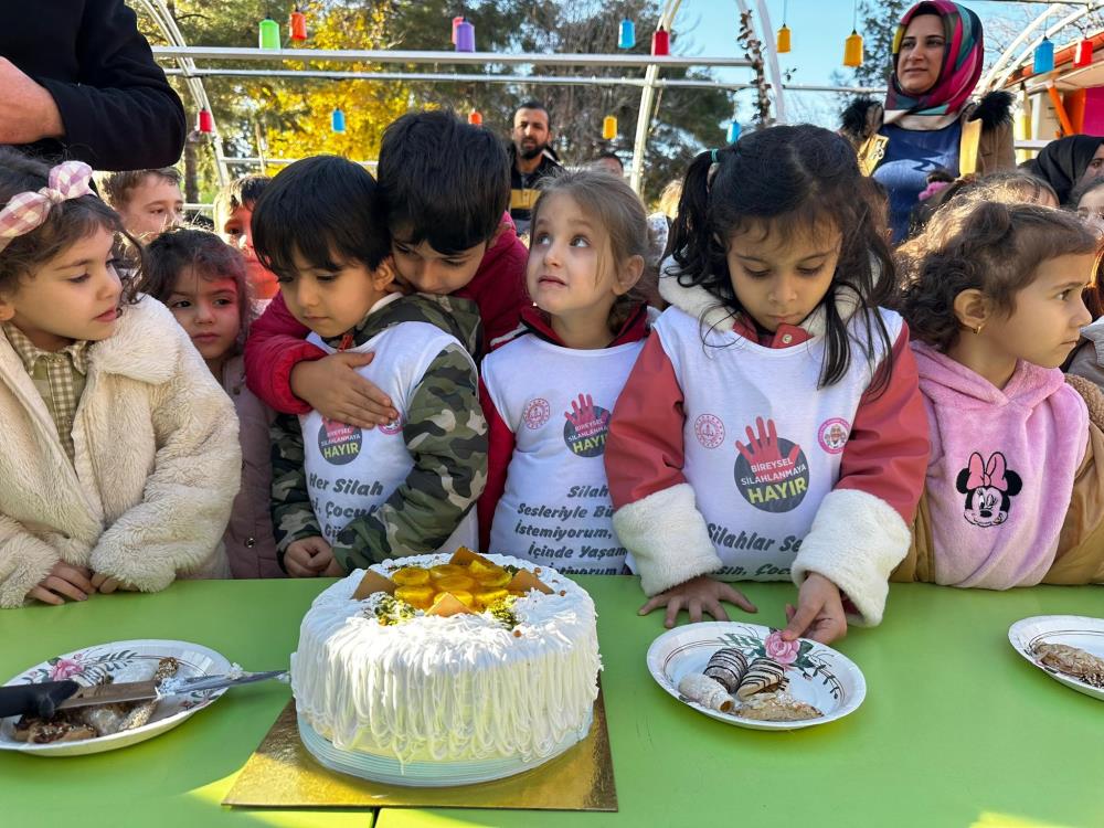 Siverek’te minik öğrencilerden büyüklere mesaj