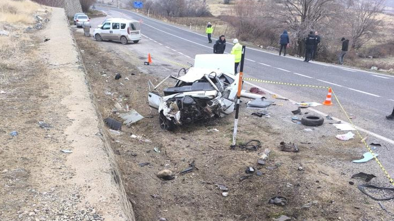 Elazığ’da otomobil duvara çarptı: 1 ölü