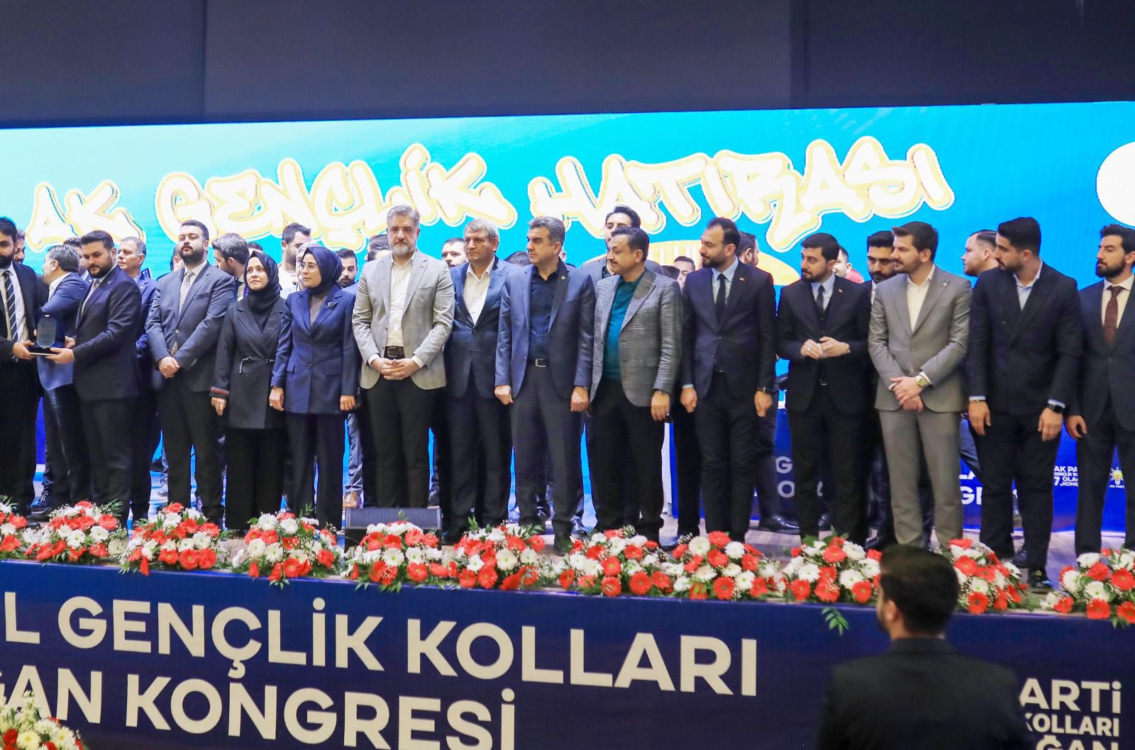 AK Parti Şanlıurfa İl Gençlik Kolları 7. Olağan Kongresi Coşkuyla Gerçekleşti